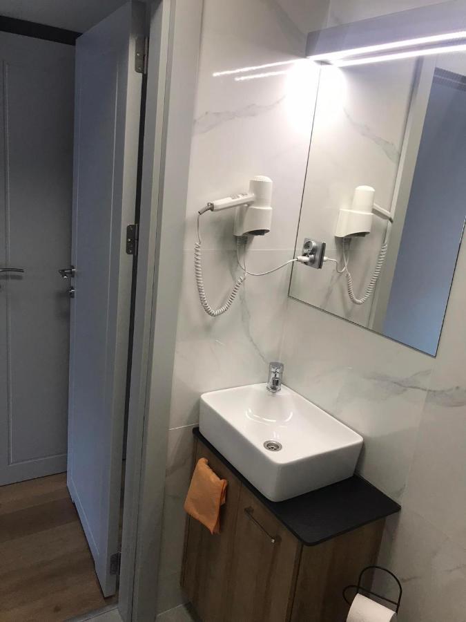 Pokoje Goscinne U Gracjana Wladyslawowo Bagian luar foto
